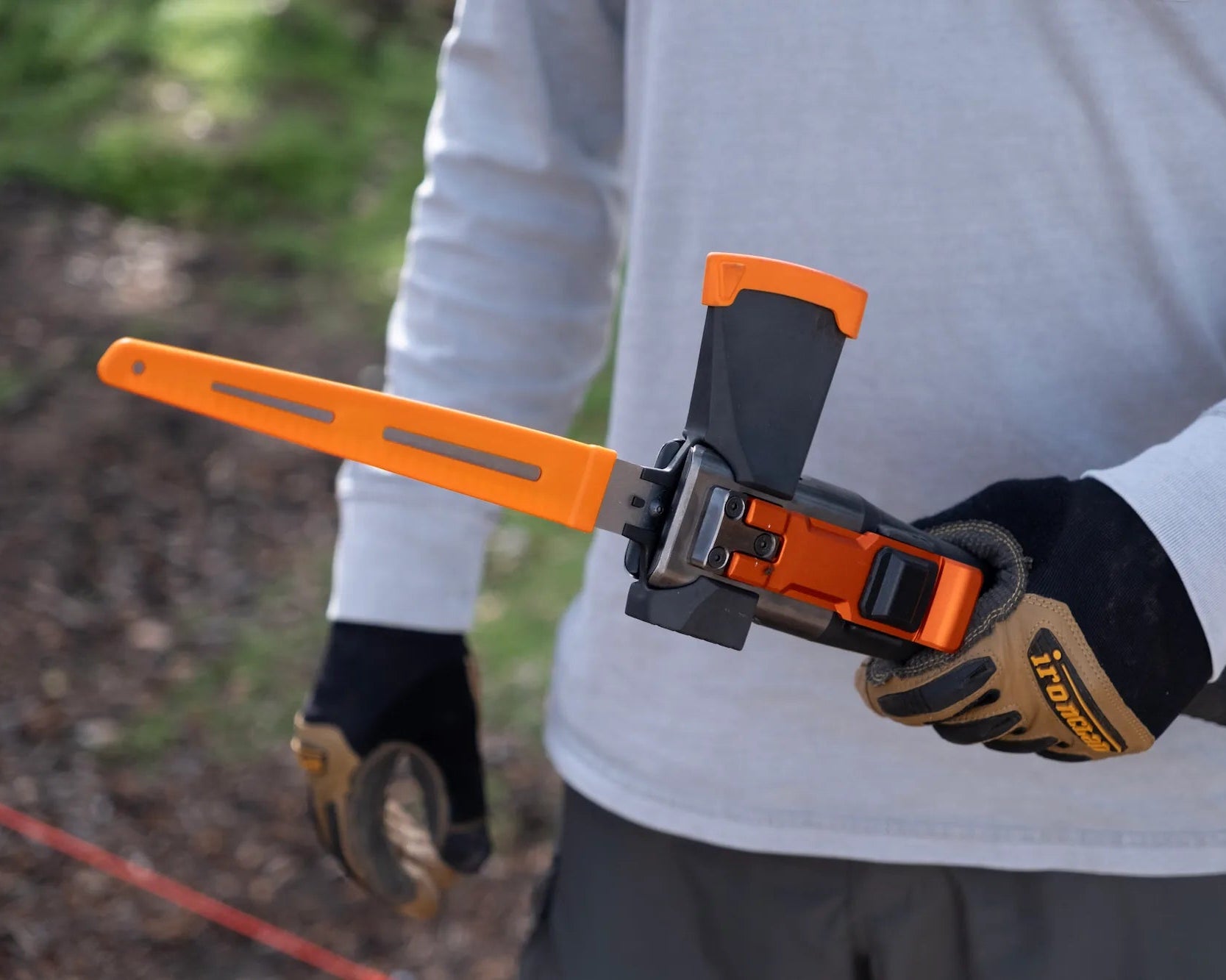 Bundle & Save: Ferro Rod + Bonus 2x Saw Blades
